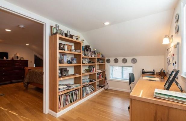 Home Office, Interior, Recessed Lighting, Wood Texture Flooring