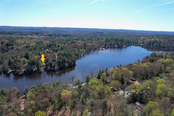 Exterior, Lake
