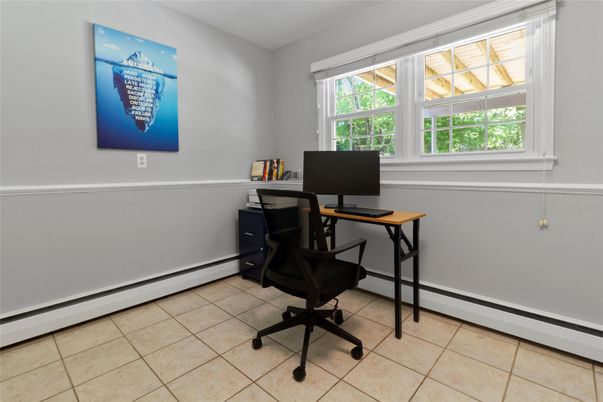 Home Office, Interior