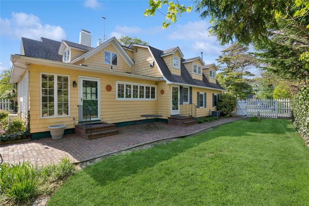 Backyard, Exterior, Facade, Cape Cod
