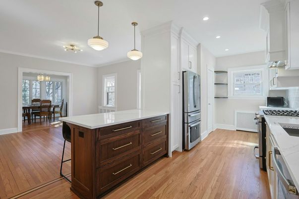 Dining room, Interior, Kitchen, Pendant Lights, Recessed Lighting, Wood Texture Flooring