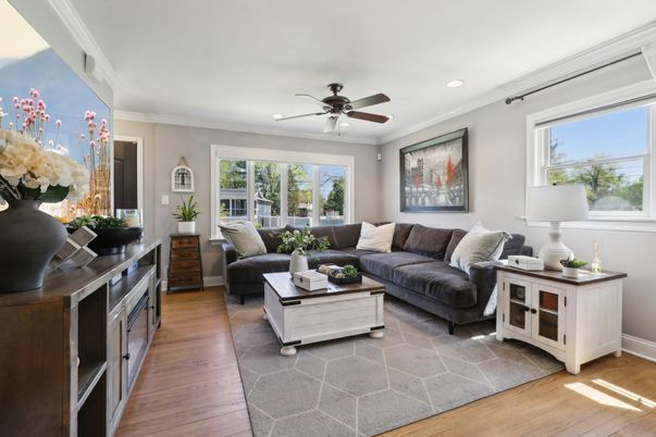 Interior, Living room, Recessed Lighting, Wood Texture Flooring