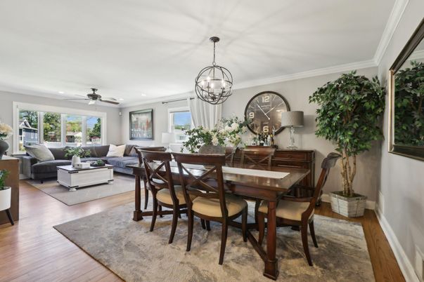 Chandelier, Dining room, Interior, Living room, Recessed Lighting, Wood Texture Flooring