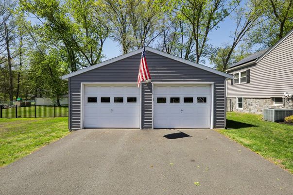 Detached Garage, Exterior