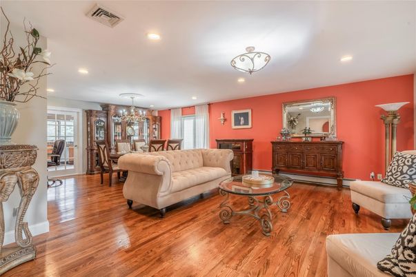 Chandelier, Dining room, Interior, Living room, Recessed Lighting, Wood Texture Flooring