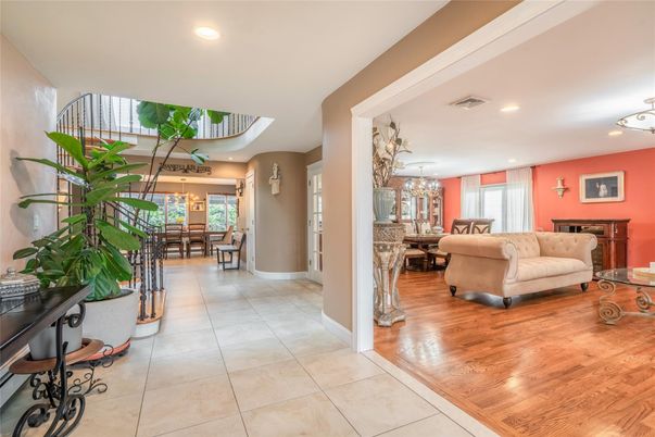 Chandelier, Dining room, Interior, Living room, Recessed Lighting, Wood Texture Flooring