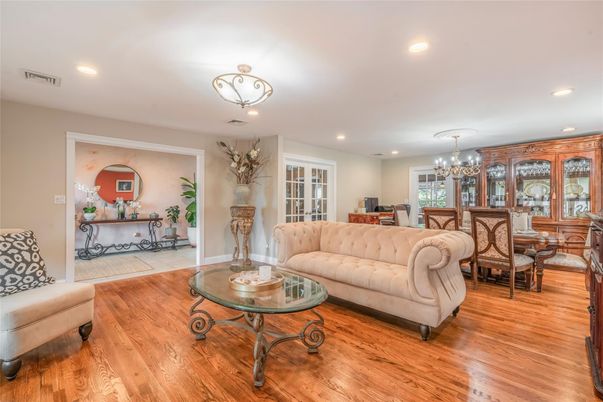 Chandelier, Dining room, Interior, Living room, Recessed Lighting, Wood Texture Flooring