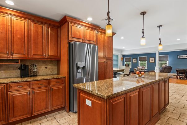 Dining room, Interior, Kitchen, Pendant Lights, Recessed Lighting, Stainless Steel Appliances