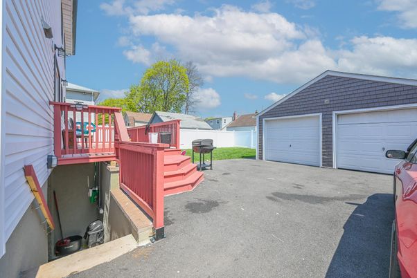 Detached Garage, Exterior