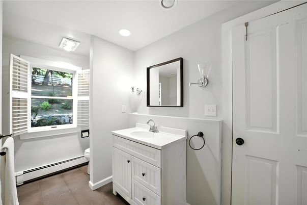 Bathroom, Interior, Recessed Lighting