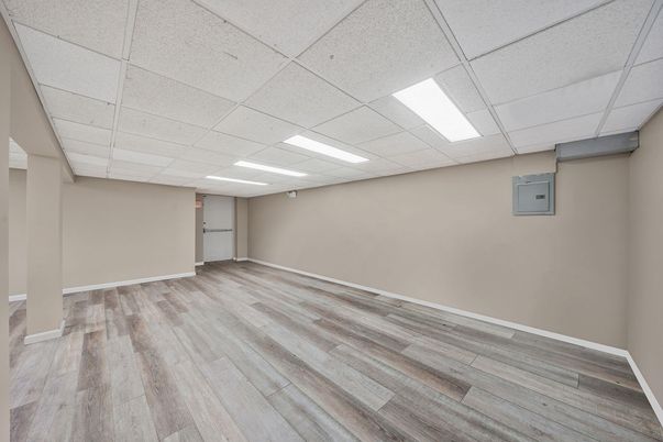 Empty room, Interior, Recessed Lighting, Wood Texture Flooring
