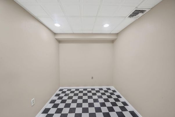 Empty room, Interior, Recessed Lighting
