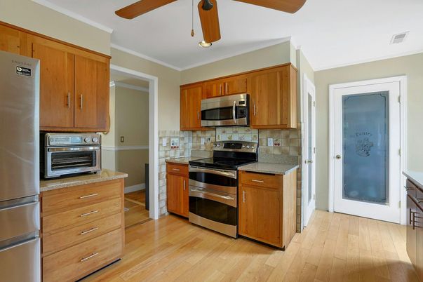 Interior, Kitchen, Stainless Steel Appliances, Wood Texture Flooring