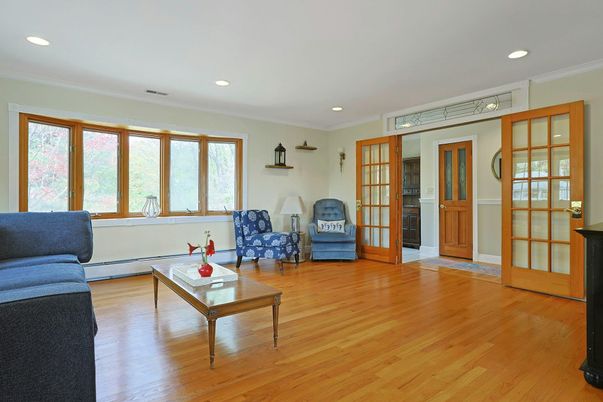 Interior, Living room, Recessed Lighting, Wood Texture Flooring
