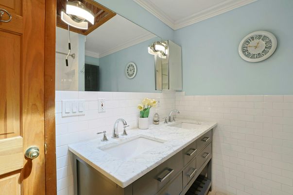 Bathroom, Dual Sink Vanities, Interior