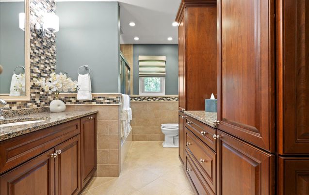 Bathroom, Interior, Recessed Lighting