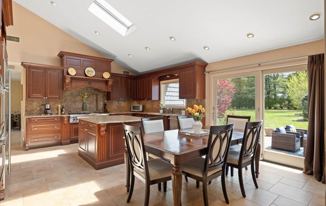 Dining room, Interior, Kitchen, Recessed Lighting