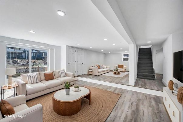 Interior, Living room, Recessed Lighting, Wood Texture Flooring