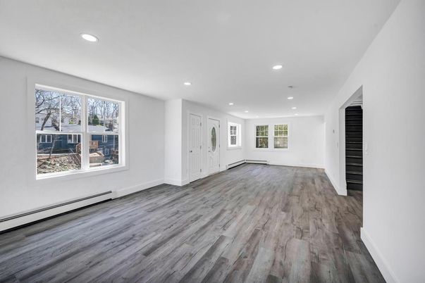 Empty room, Interior, Recessed Lighting, Wood Texture Flooring