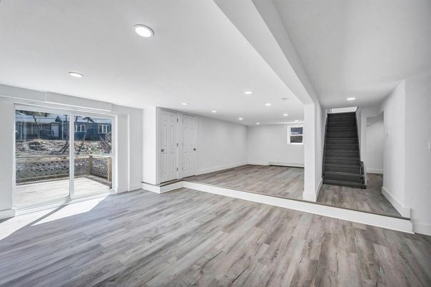 Empty room, Interior, Recessed Lighting, Wood Texture Flooring