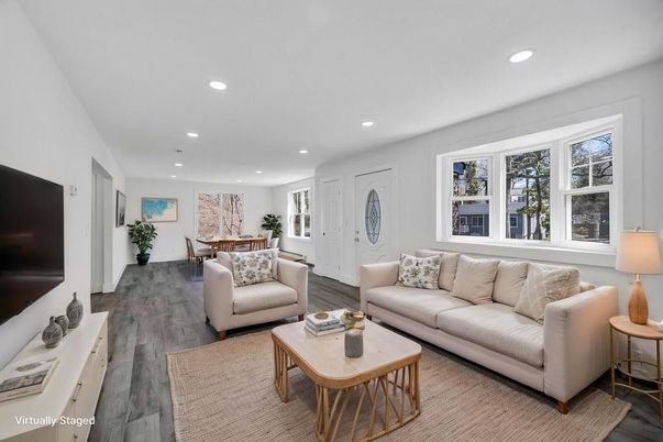Dining room, Interior, Living room, Recessed Lighting, Wood Texture Flooring