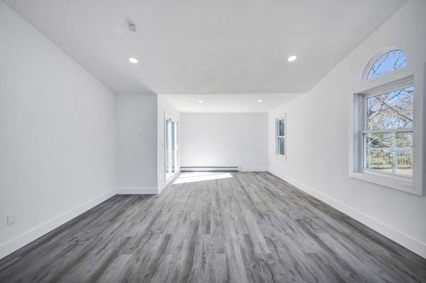 Empty room, Interior, Recessed Lighting, Wood Texture Flooring
