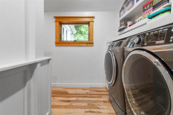 Interior, Washer, Wood Texture Flooring
