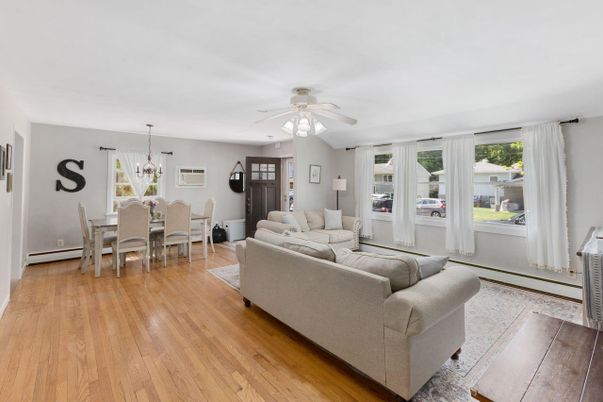 Chandelier, Dining room, Interior, Living room, Wood Texture Flooring