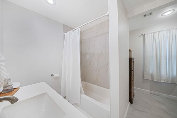 Bathroom, Interior, Marble, Marble Walls, Recessed Lighting