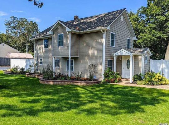 Backyard, Exterior, Facade, Farmhouse