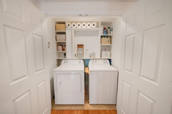Interior, Utility Closets, Washer, Wood Texture Flooring