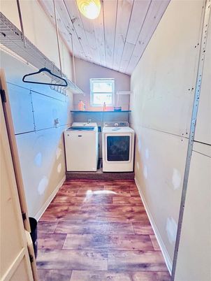 Interior, Washer, Wood Texture Flooring