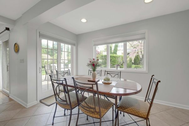 Dining room, Interior, Recessed Lighting