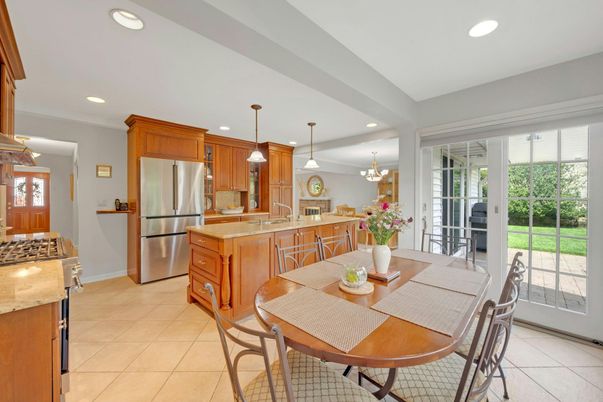 Dining room, Interior, Kitchen, Pendant Lights, Recessed Lighting, Stainless Steel Appliances