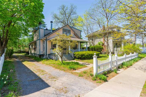 Backyard, Exterior, Facade, Queen Anne Victorian