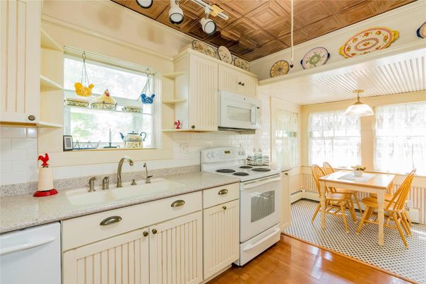 Dining room, Interior, Kitchen, Pendant Lights, Wooden Ceilings, Wood Texture Flooring