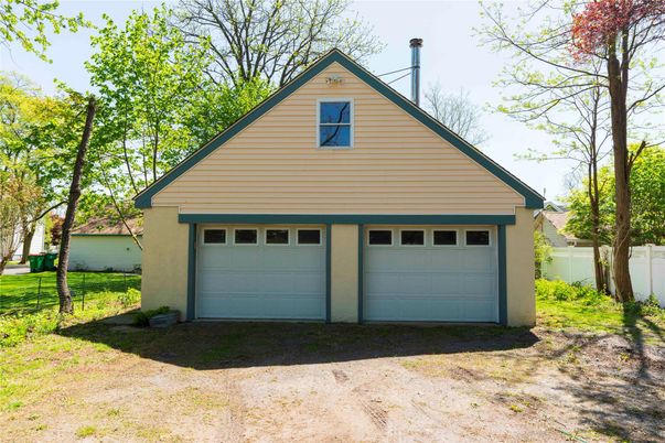 Detached Garage, Exterior