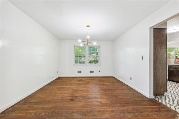 Empty room, Interior, Pendant Lights, Wood Texture Flooring