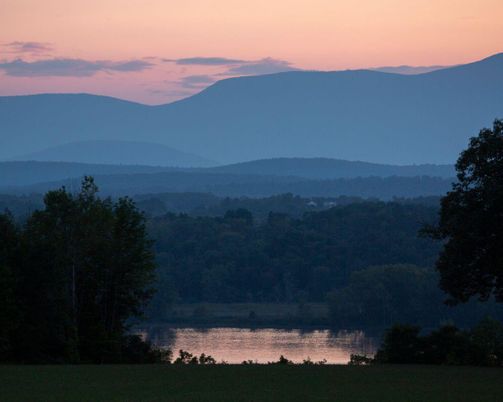 Exterior, Lake