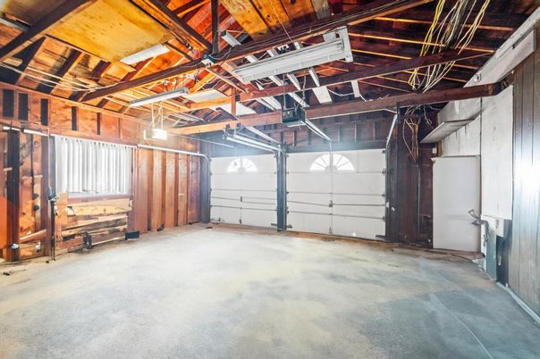 Garage, Interior, Wooden Beams, Wooden Ceilings
