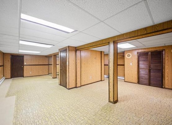 Empty room, Interior, Recessed Lighting, Wooden Walls