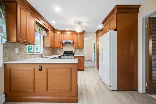 Interior, Kitchen, Recessed Lighting, Wood Texture Flooring