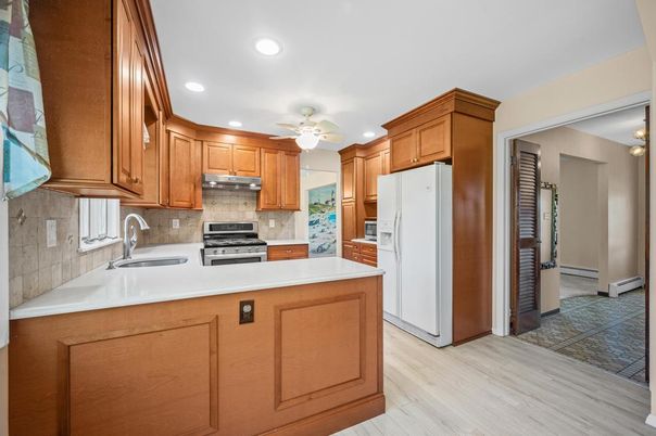 Interior, Kitchen, Recessed Lighting, Wood Texture Flooring