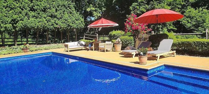 Exterior, Pool