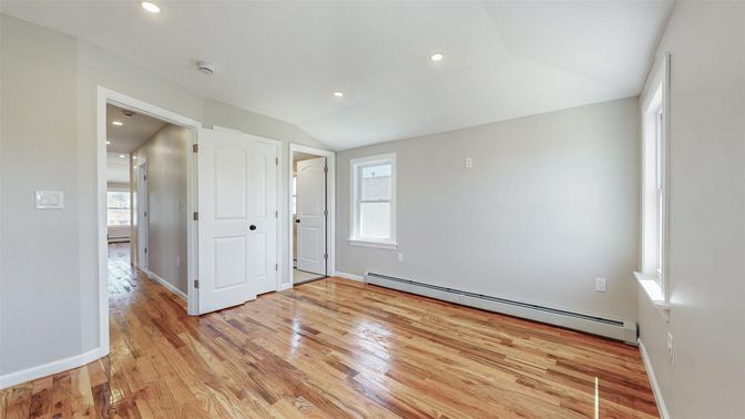 Empty room, Interior, Recessed Lighting, Wood Texture Flooring