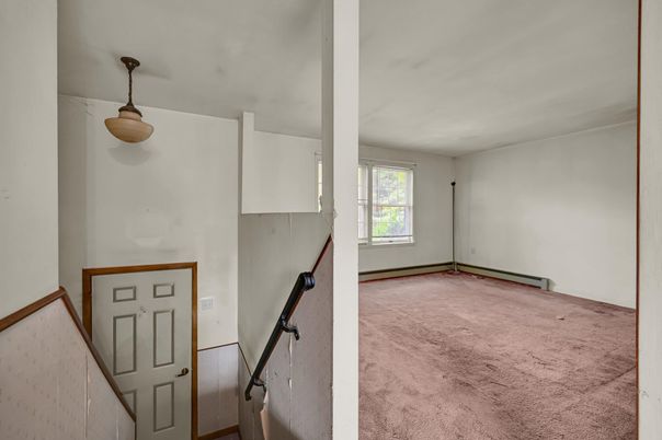 Empty room, Interior, Pendant Lights