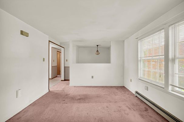 Empty room, Interior, Pendant Lights