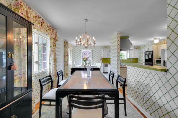 Chandelier, Dining room, Interior, Kitchen, Wood Texture Flooring
