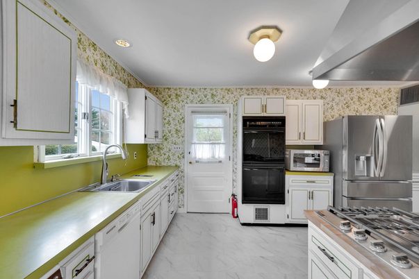 Interior, Kitchen, Marble, Recessed Lighting, Stainless Steel Appliances