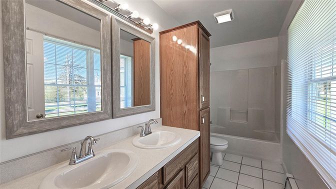 Bathroom, Dual Sink Vanities, Interior